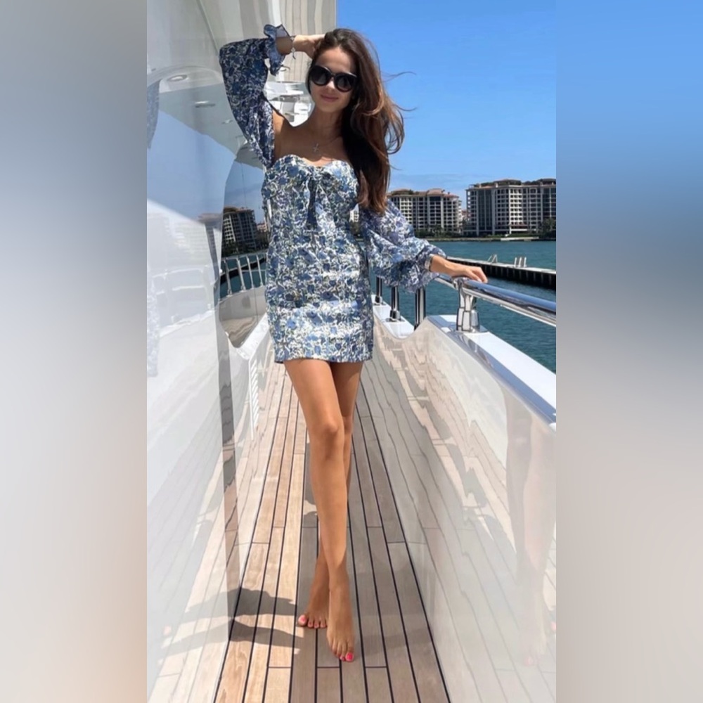 Lavish Alice mini dress/Size 6 US
